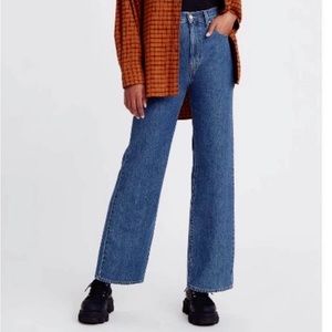 Levi’s High Waisted Straight Leg Jeans New With Tags